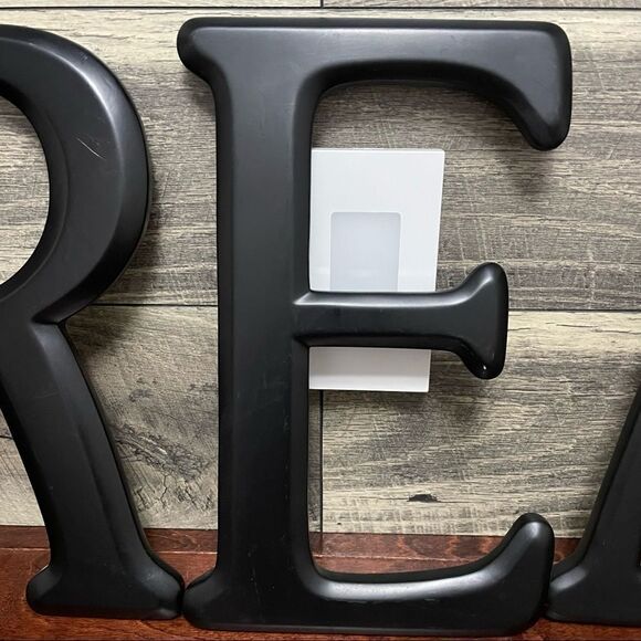 Wall Decor Individual Black Letters Spelling "Dream" - Picture 9 of 14